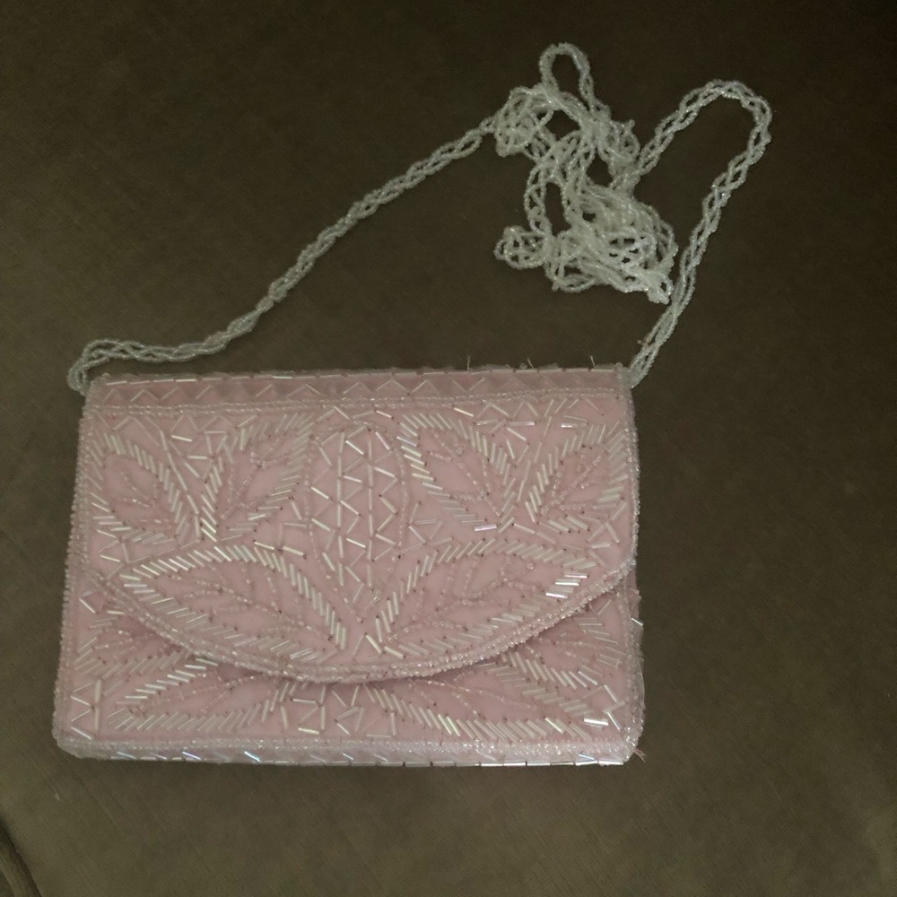 Temporarily misplaced-
Bijoux Terner Beaded Evening Bag- 804 $40 or $35 w/offer